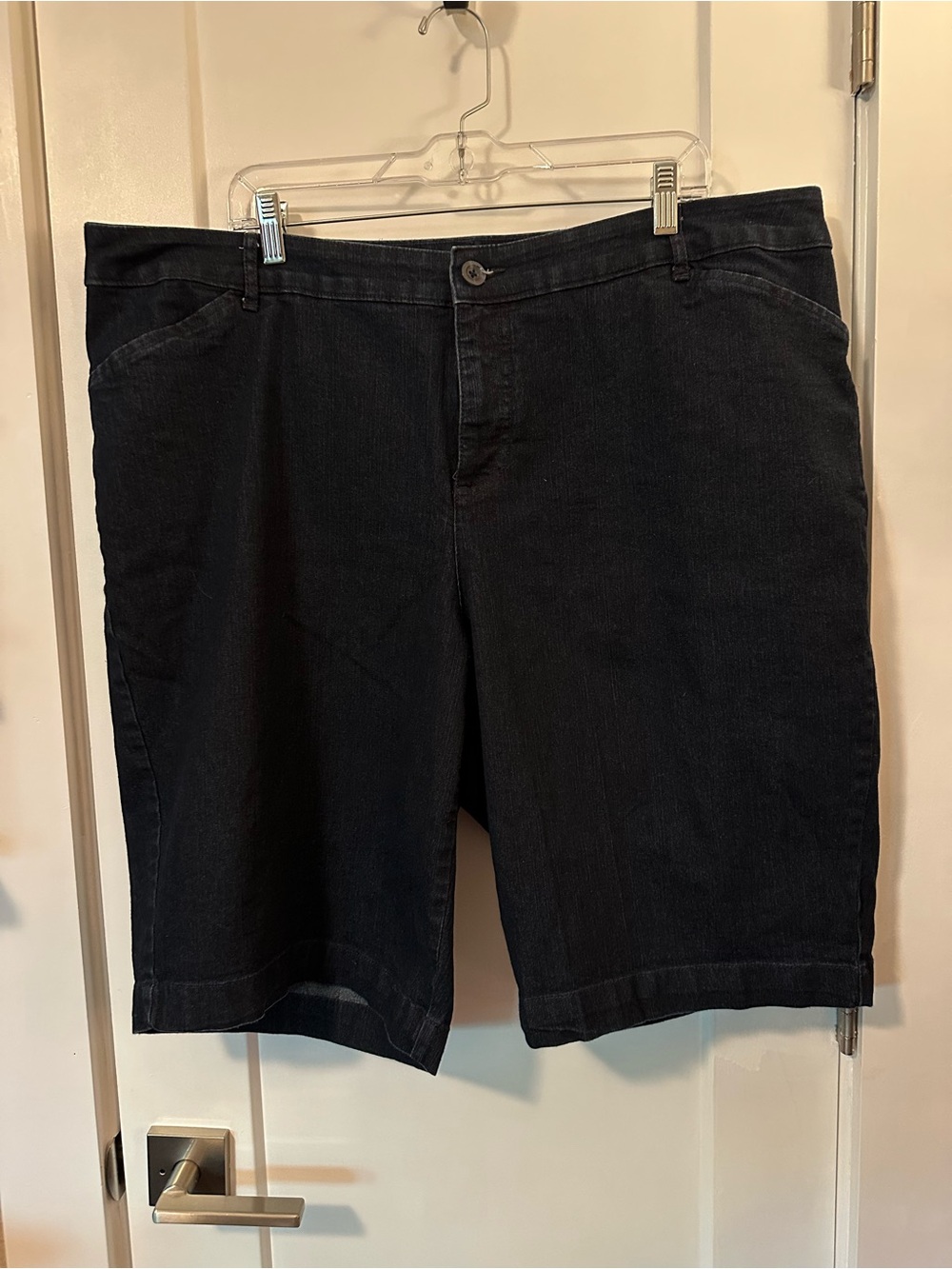 St John’s Bay Classic Dark Navy Knee-Length Shorts. 22W